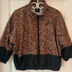 Nike wind breaker in size small